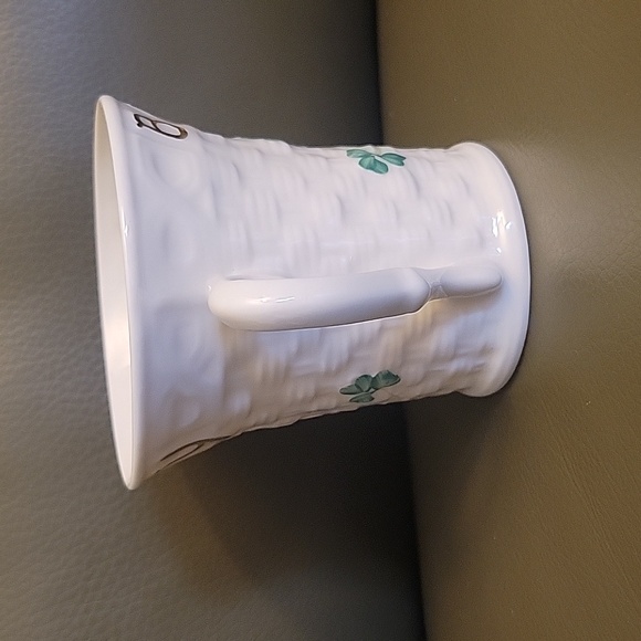 Belleek Baby Shamrock Cup - Picture 2 of 7